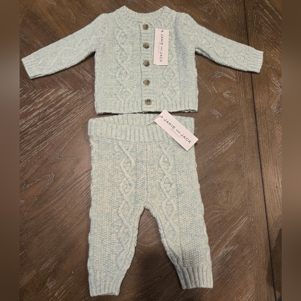 NWT Janie and Jack Cable Knit Outfit Size 0 to 3 Months